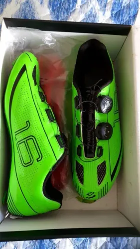 Sapatilha carbono 42 Brasil