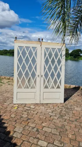 Porta Madeira Folhas Duplas
