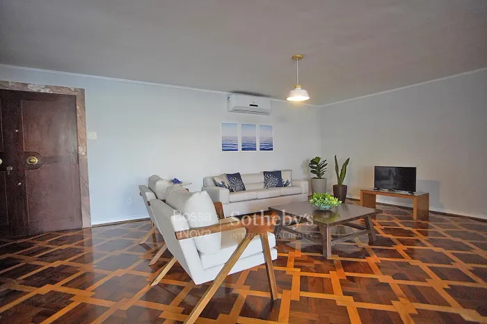 Apartamento em rua arborizada e residencial