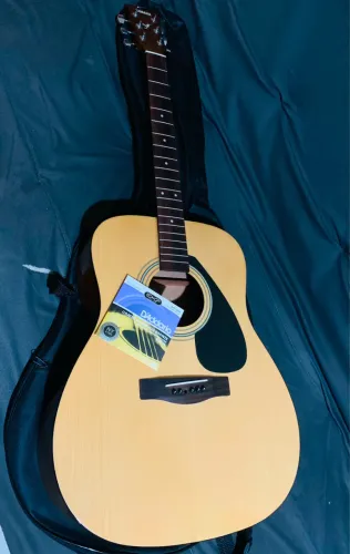 Violão acústico Yamaha F310 para destros natural brilhante