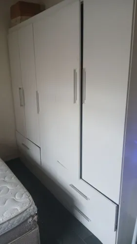 Guarda-roupa casal