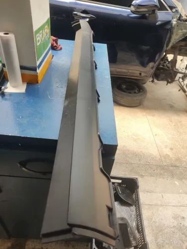 spoiler lateral Fiat Toro direito