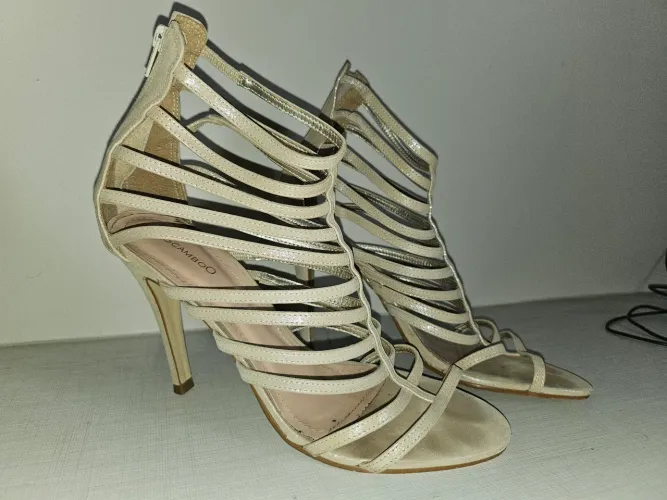 Sandália Feminina Salto Alto Gladiadora Dourada Bamboo - Elegância e Estilo!