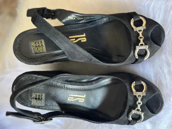 Vendo sandália Santa lolla 36