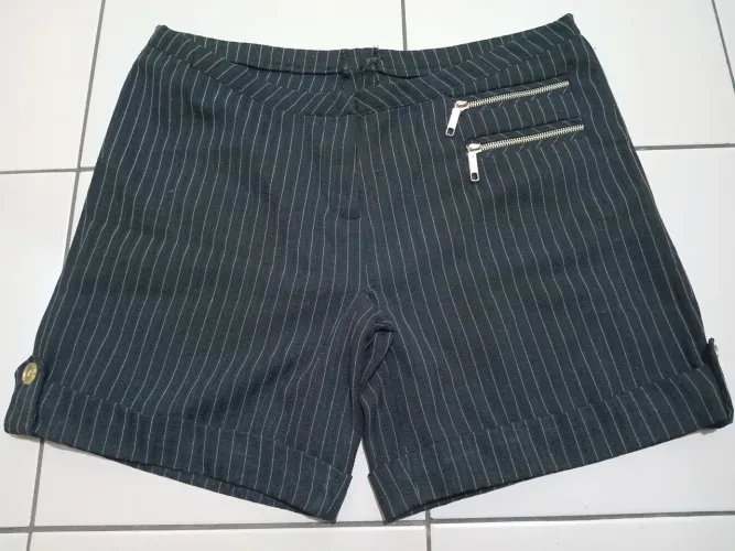 Shorts de Pinstripe com Zíperes