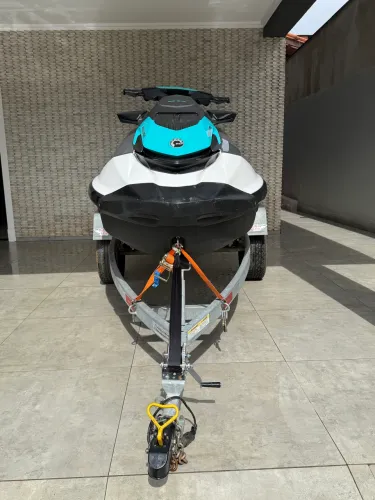 Jet Ski Seadoo GTI 130 - Ano 2020 - Apenas 81,5h de uso - Com carretinha 