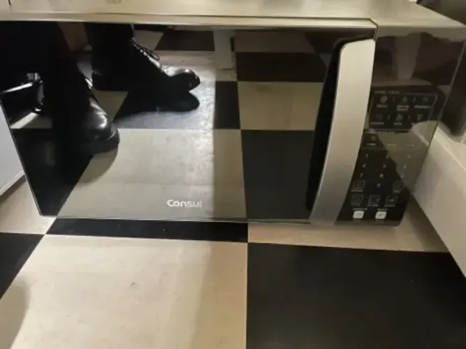 Micro-ondas Consul 32 Litros cor cinza espelhado com Menu Fácil - CMS46AR