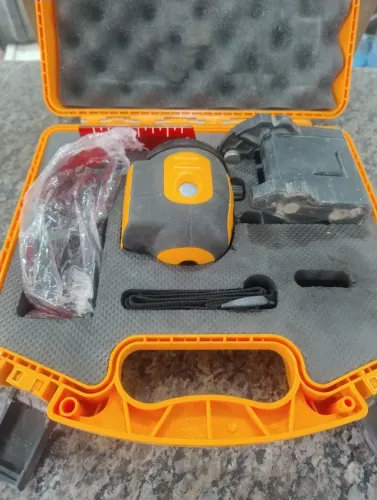 NÍVEL A LASER AUTONIVELANTE JOHNSON LEVEL DE 5 PONTOS COM FEIXE - 40-6680