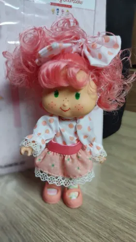 Boneca Pesseguinho Berrykin turma da Moranguinho