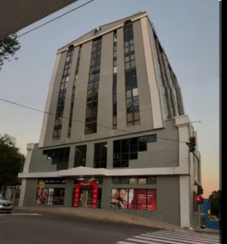 Vendo/Alugo - excelente sala comercial no Centro Empresarial 