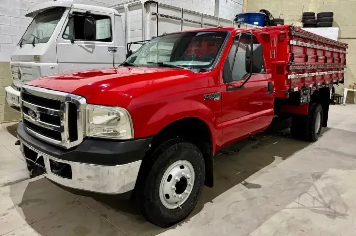 F4000 2018 4x4 2P Carroceria.