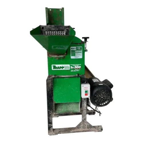 Picador Triturador Forrageiro com Motor 2,0cv Monofásico Trapp TRF 300 Super Bivolt