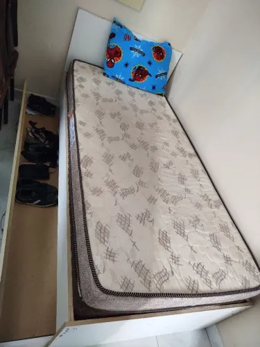 Cama de solteiro com colchão 