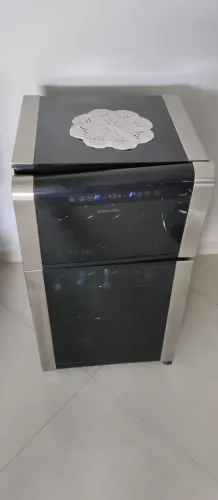 VENDE-SE ADEGA VINHO P/20 ELECTROLUX DUAl ZONE