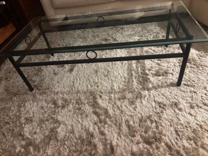 Mesa de Centro de Ferro com Tampo de Vidro - Resistente e Elegante