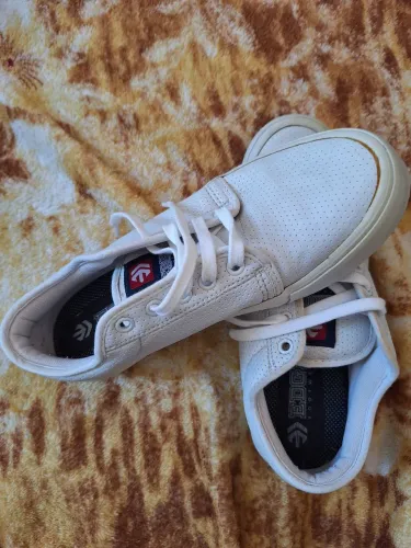 Tenis branco tam 35
