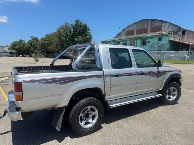 Toyota Hilux CD SRV 4X4 3.0 8V 116cv TB Diesel 2004