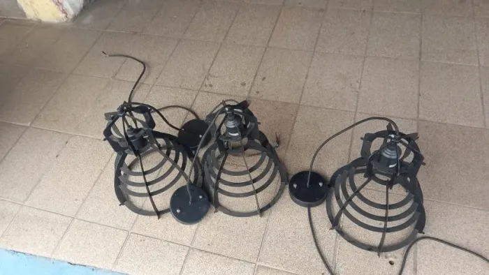 TRES Luminária Teto Tipo Pendente Robotnik de Ferro.