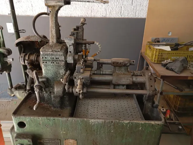 Torno automático A25