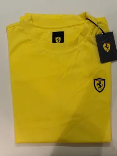 Camiseta Ferrari Original - Scudetto Amarela (Nova, comprada em Maranello)