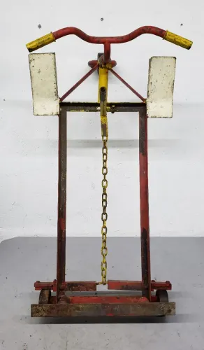 Carrinho de rolema antigo de ferro 