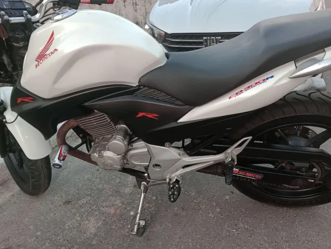 Vendo cb300r toda revisada recentemente aceito troca tbm 