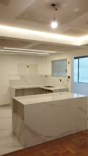 Bancadas, pias, ilhas, nichos em porcelanato  fino acabamento <br>