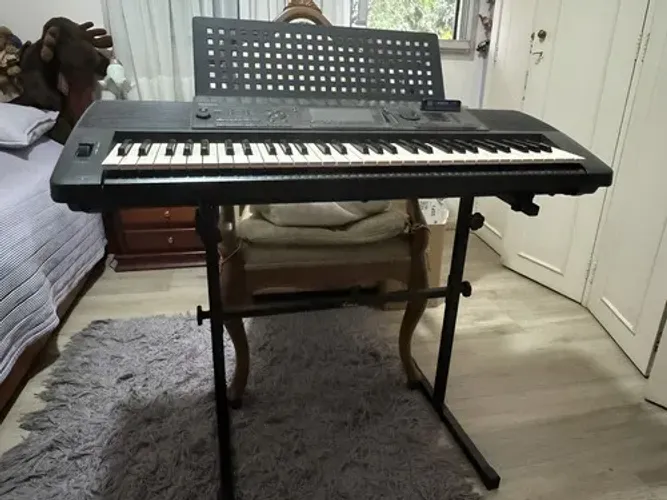 Teclado Musical Yamaha Psr Series 520 - Usado (não Envio) Preto (Usado) COM BASE E BAG