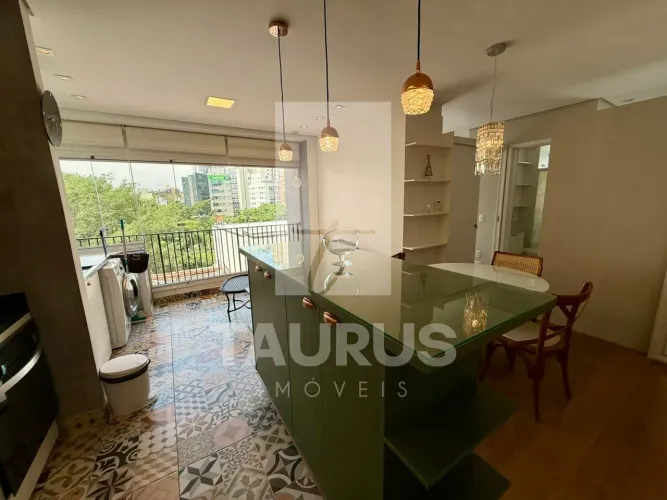 Apartamento para comprar ou alugar com 2 quartos, mobiliado, 1 vaga, em Moema, São Paulo-S