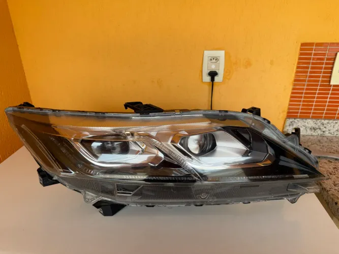 Farol direito eclipse Cross led 2019 2020 2021 2022