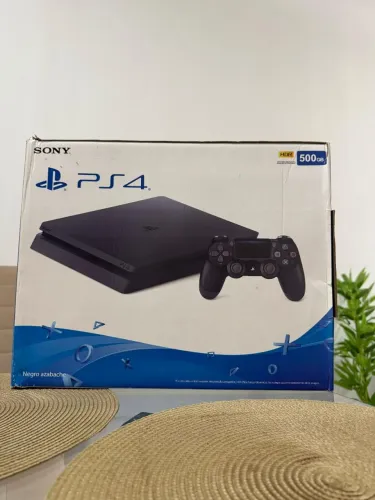 PlayStation 4 na caixa semi novo com garantia 