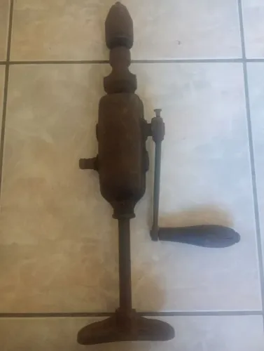 Furadeira manual 
