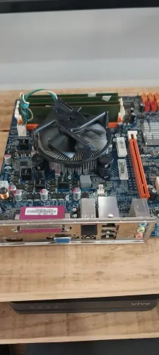 Placa mãe DDR3 LGA 1156 mais processador intel core I5 650 mais 8GB de memória