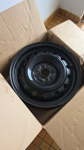 Roda aro 15 de 4 furos