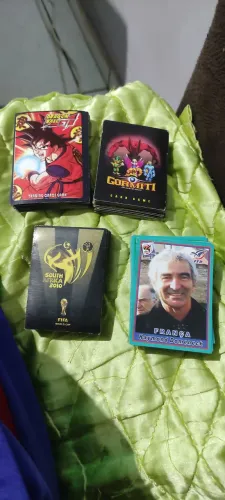 Lote de Cartas antigas Yugioh,Dragonball,Bakugan,Bem10 e etc(Contém Mais de 400 cartas)