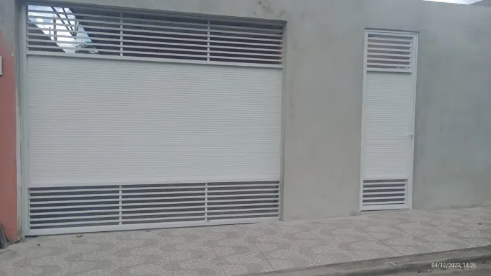 Trabalhamos com portões em deslizantes e basculante