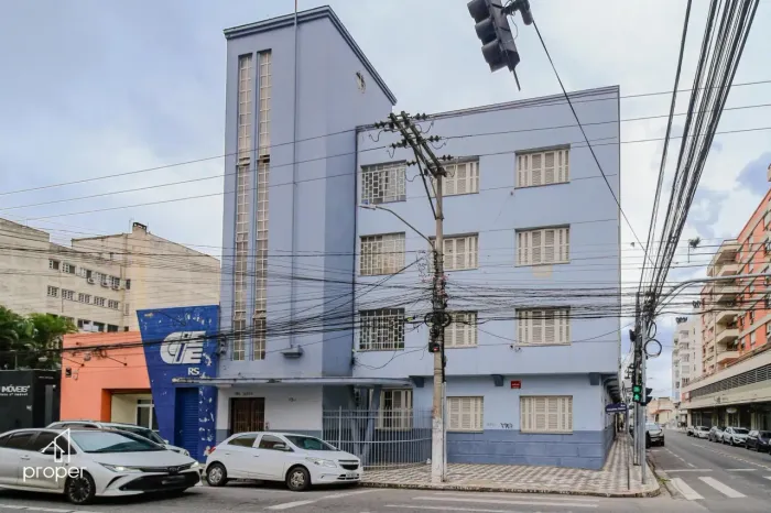 Apartamento com 3 dormitórios para alugar, 132 m² Centro - Pelotas/RS