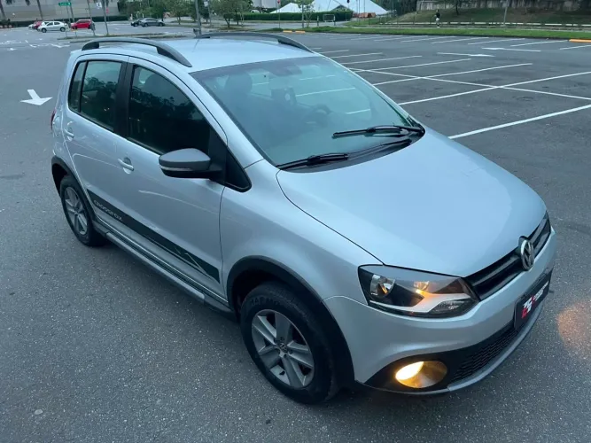 Volkswagen Crossfox 1.6 MI Total Flex 8V 5P 2012