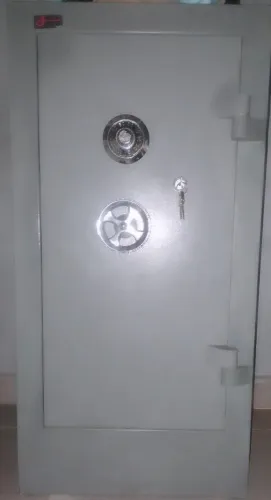 Cofre mecânico muito novo!
