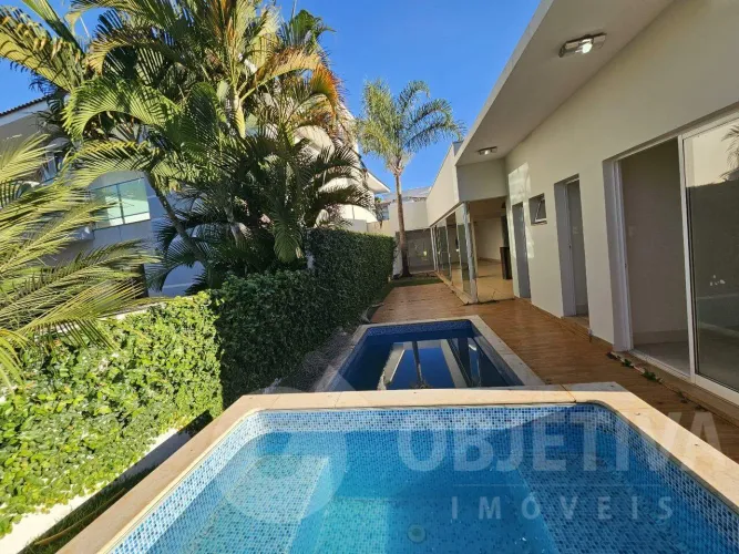 Casa em Condomínio para aluguel, 3 quartos, 3 suítes, 4 vagas, Jardins Barcelona - UBERLAN