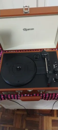 Toca disco raveo portátil vintage