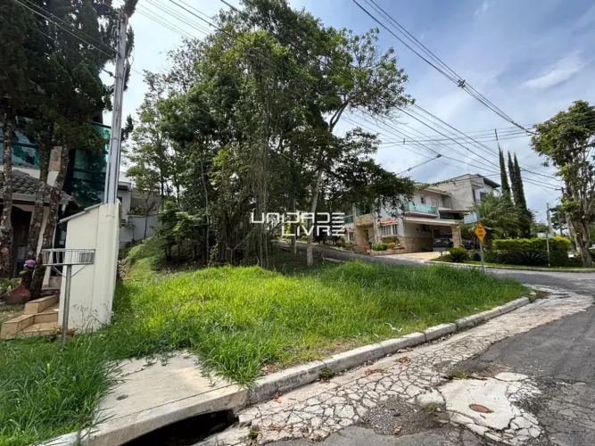 Terreno de 300m² em Esquina no Condomínio Aruã - Mogi das Cruzes