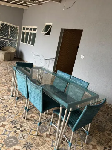 conjunto de mesa de jantar com 6 cadeiras em fibra sintética usado