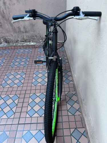 Bicicleta a venda.