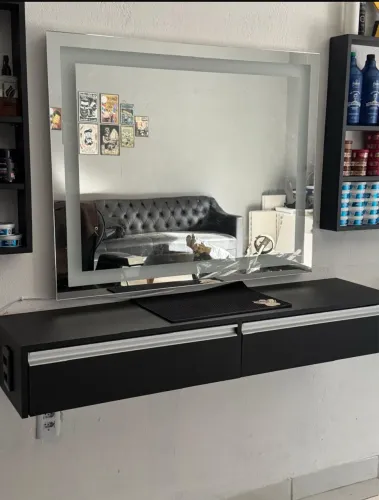 Vendo kit de barbearia cadeira espelho e bancada com luz de led