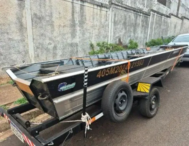 barco de alumínio Tornado 550 (modelo semi-chato), motor Mercury 15HP Super