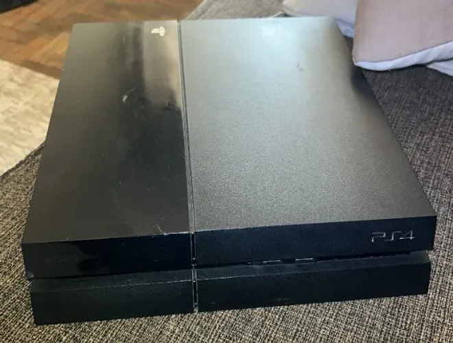 PS4 FAT 500 GB Com 8 Jogos 1 Controle