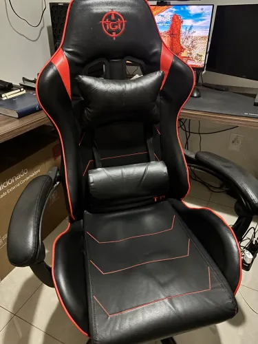 Cadeira gamer TGT vermelha e preta