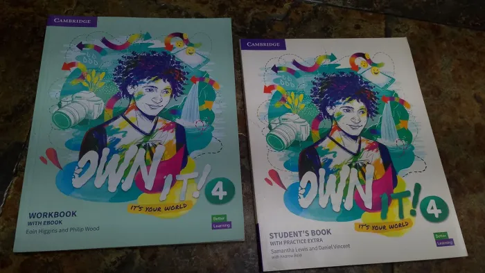 Livro de Inglês Cambridge. Own It! 4 workbook e Student Book