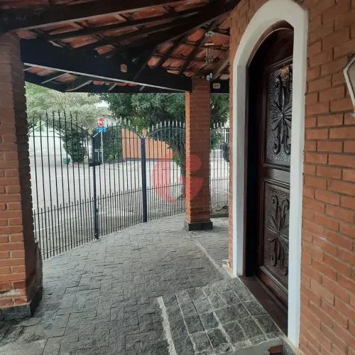 Casa à venda com 3 quartos sendo 1 suíte - 255 M² de terreno - No bairro Jardim Satélite -